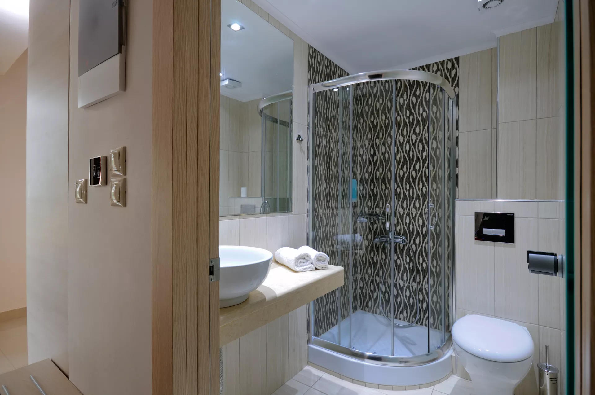 Tiara Holidays - Kochili Seashell Apartments - studio - kupatilo